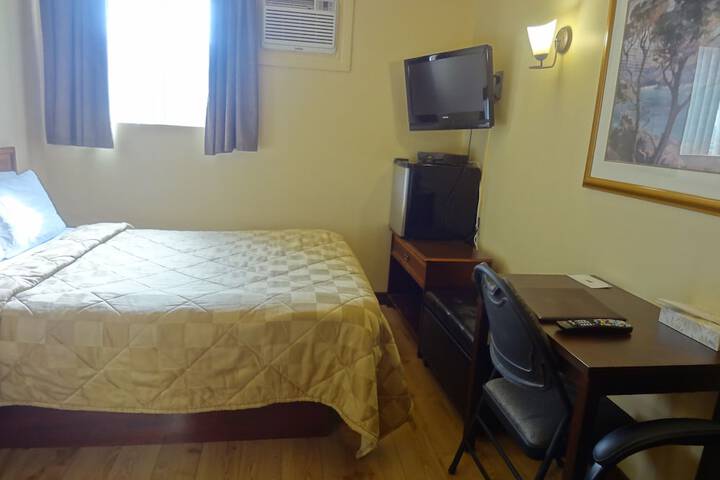 Room 16 of 46