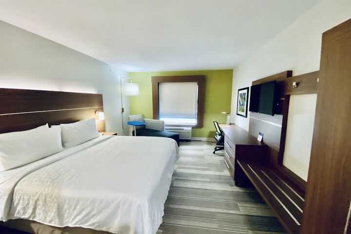Room 45 of 62