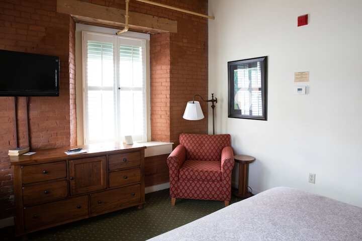 Room 26 of 128