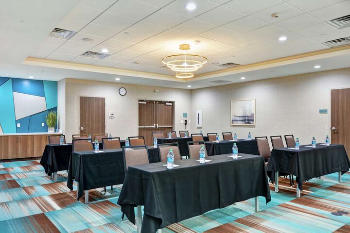 Home2 Suites by Hilton Bedford DFW West TX
