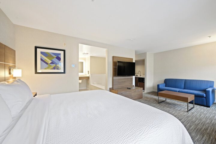 Room 12 of 62