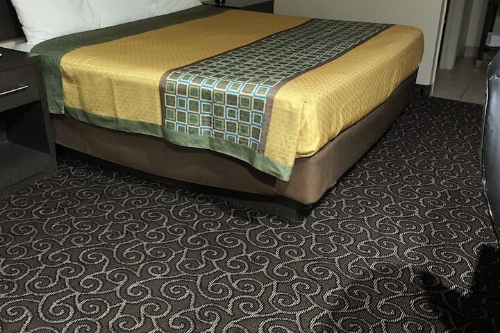 Room 23 of 37
