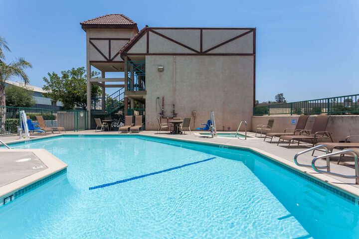 Pool 3 of 16