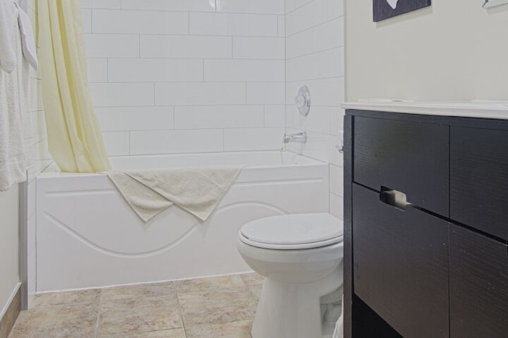 Room 55 of 211
