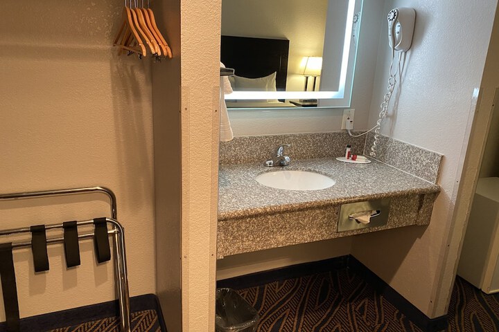 Room 36 of 43
