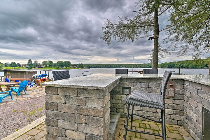 Indian Lake Retreat w / Wet Bar & Covered Deck