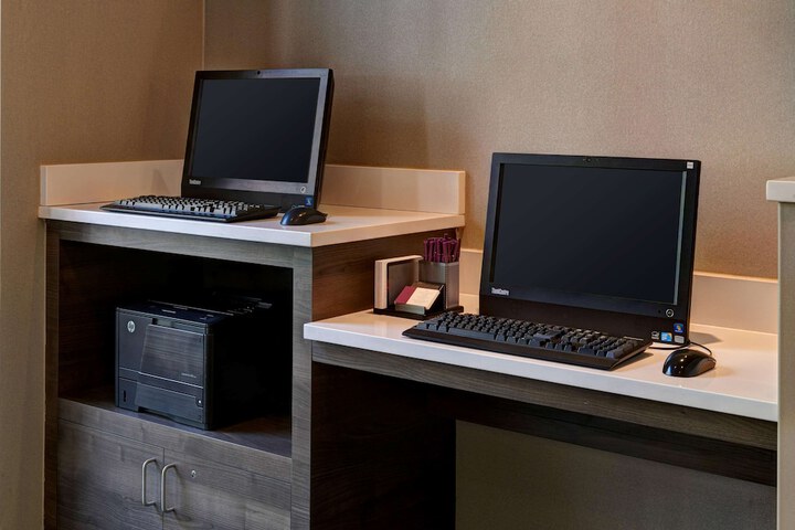 Business Center 37 of 37