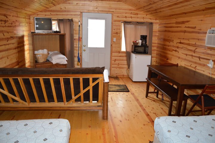 No Name City Luxury Cabins & RV