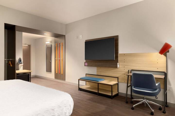 Room 21 of 49