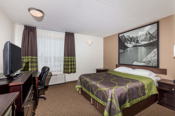 Super 8 by Wyndham Edson