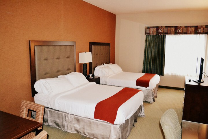 Room 19 of 34