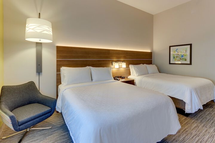 Room 44 of 75