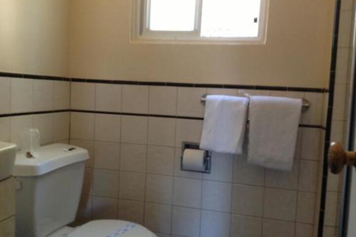 Room 4 of 5