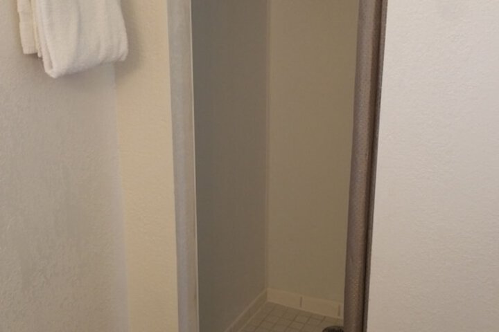 Room 15 of 37