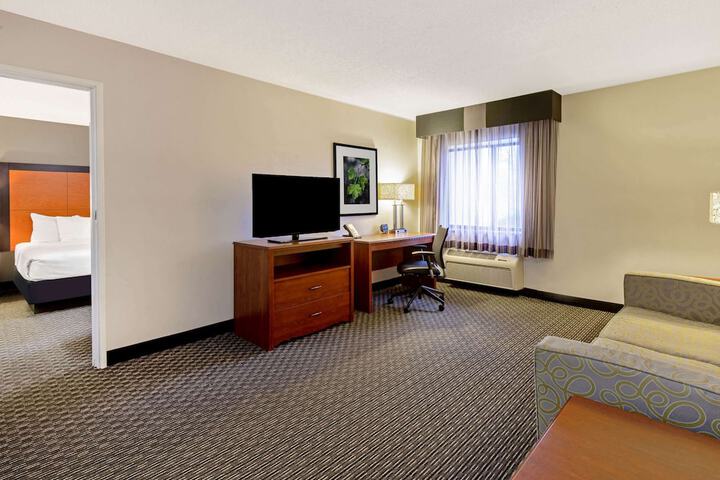 Room 21 of 28