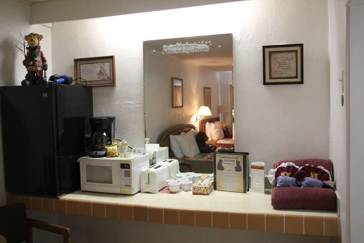 Room 27 of 90
