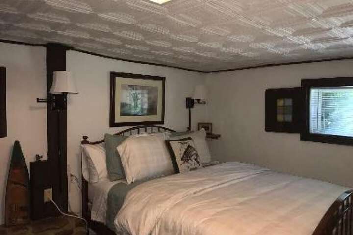 Folkestone Inn