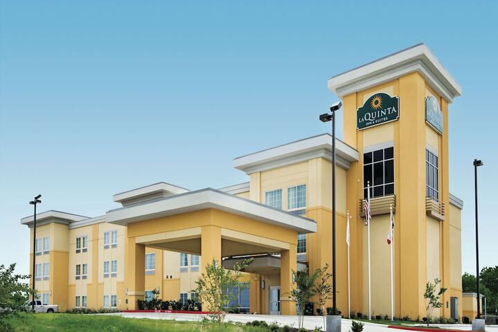 La Quinta Inn & Suites by Wyndham Karnes City - Kenedy