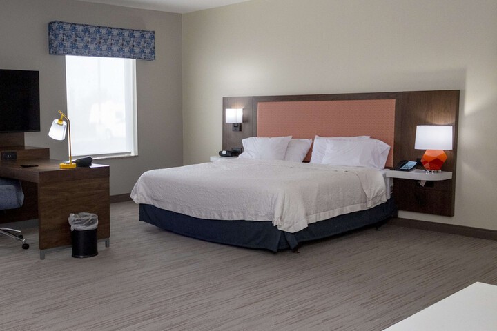 Hampton Inn & Suites Riverton