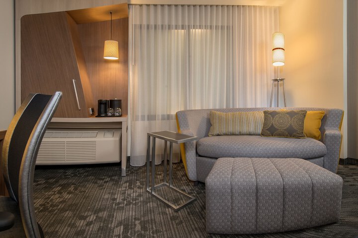 Courtyard by Marriott Winnipeg Airport