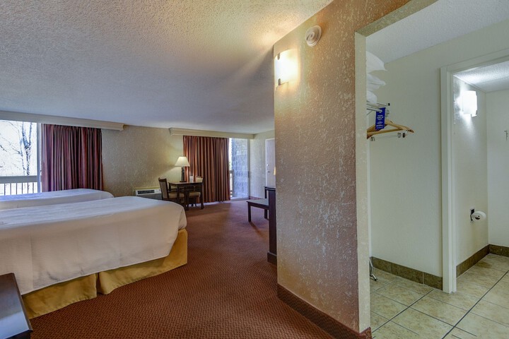 Room 9 of 61