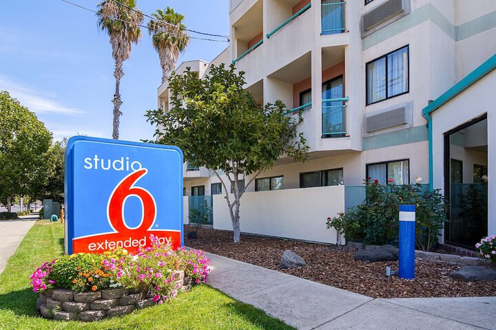 Studio 6 Concord CA