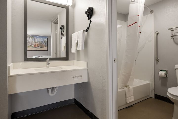 Room 15 of 36
