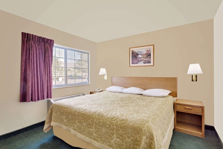 Room 10 of 15