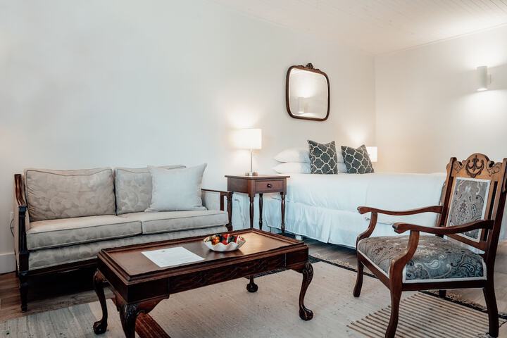 Room 3 of 52