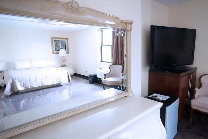 Room 34 of 61