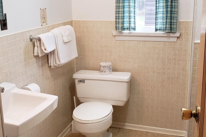 Room 147 of 215