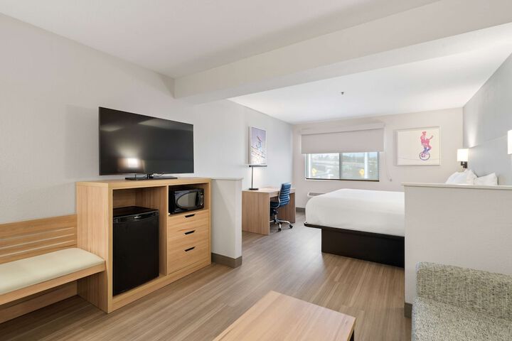 Best Western Lake Oswego / Portland Hotel & Suites