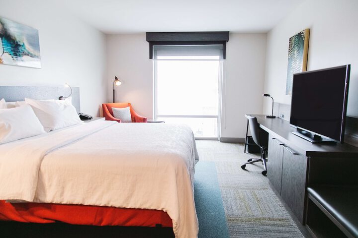 Room 43 of 173