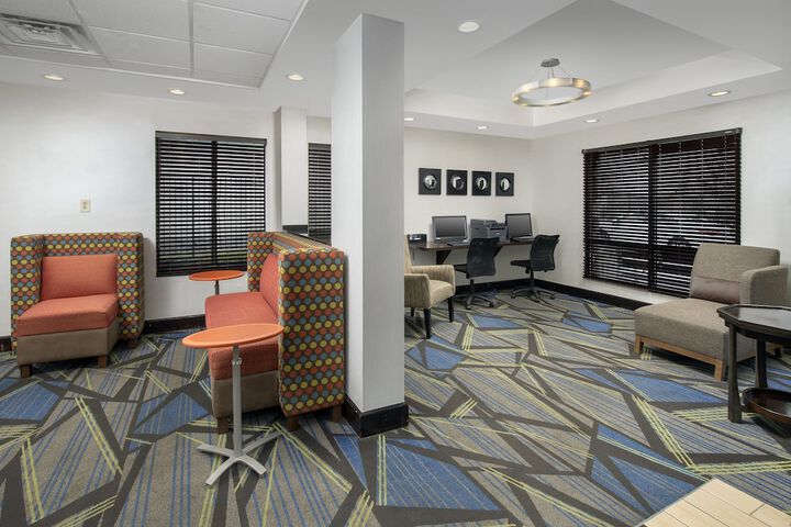 Business Center 33 of 33