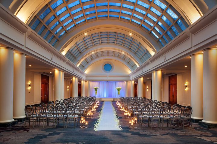 Ballroom/Hall 130 of 136