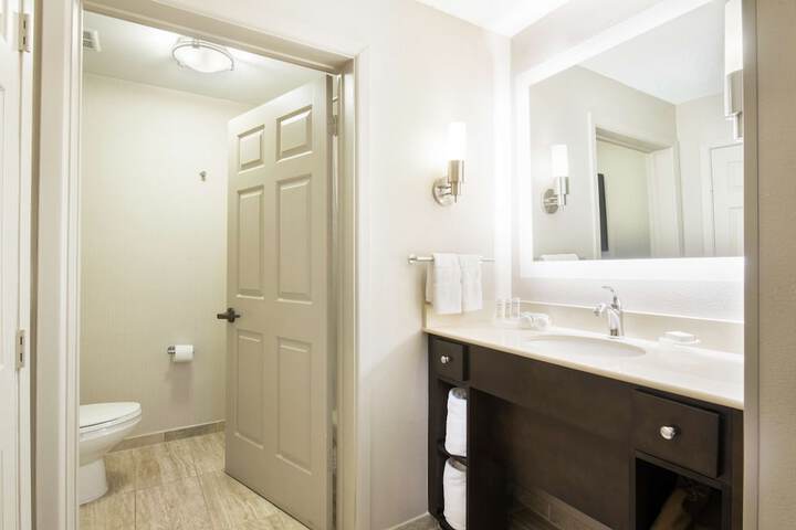 Room 18 of 27