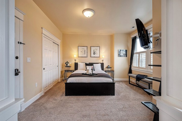 Room 38 of 155