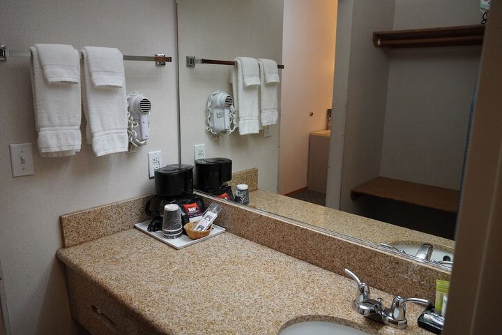Room 104 of 128