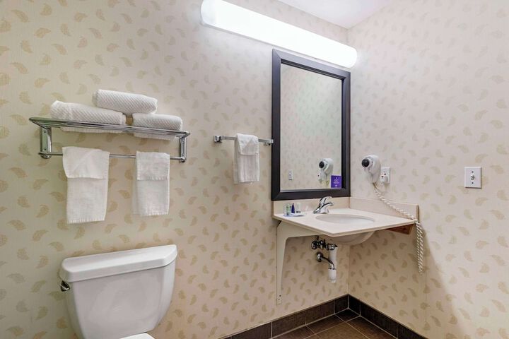 Sleep Inn & Suites Charles City