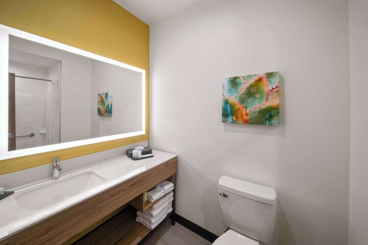 Room 16 of 45