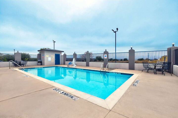 Motel 6 Marble Falls TX
