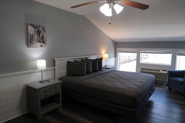 Room 38 of 65