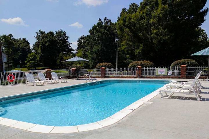 Old Bardstown Inn