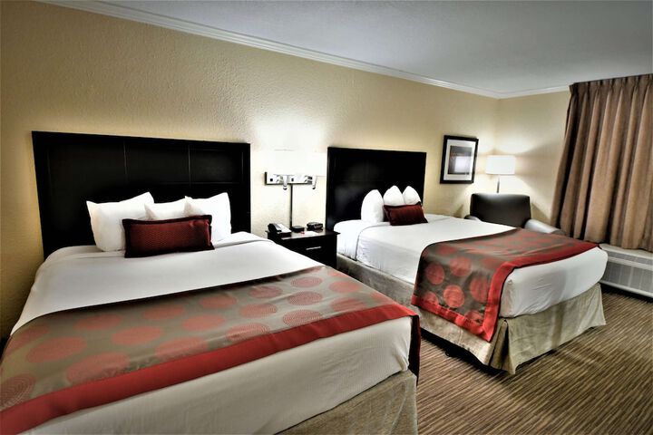 Room 28 of 69