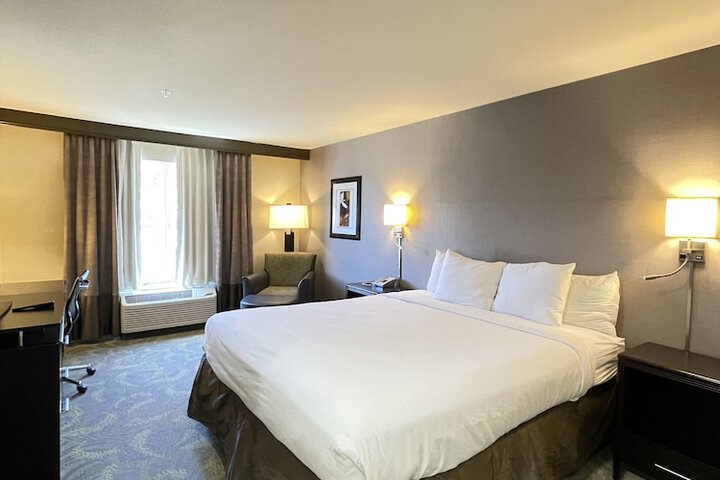 Country Inn & Suites by Radisson San Carlos, CA