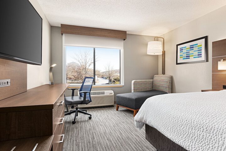 Holiday Inn Express & Suites Oxford by IHG