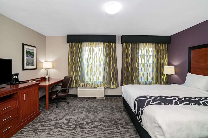 La Quinta Inn & Suites by Wyndham Knoxville North I-75