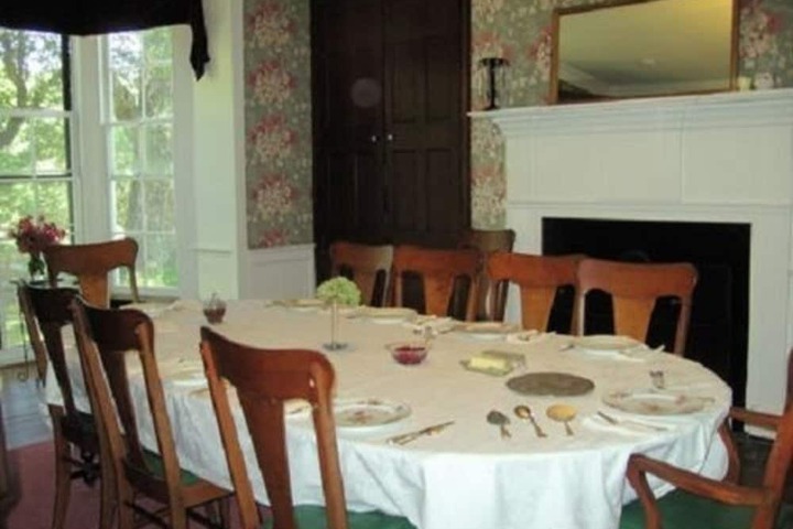 Dining 57 of 66