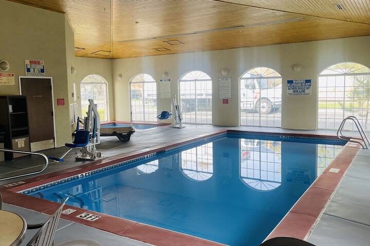 Pool 2 of 6