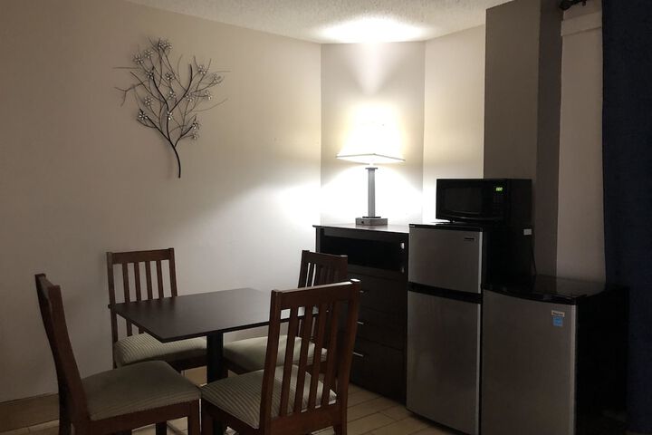 Room 15 of 38